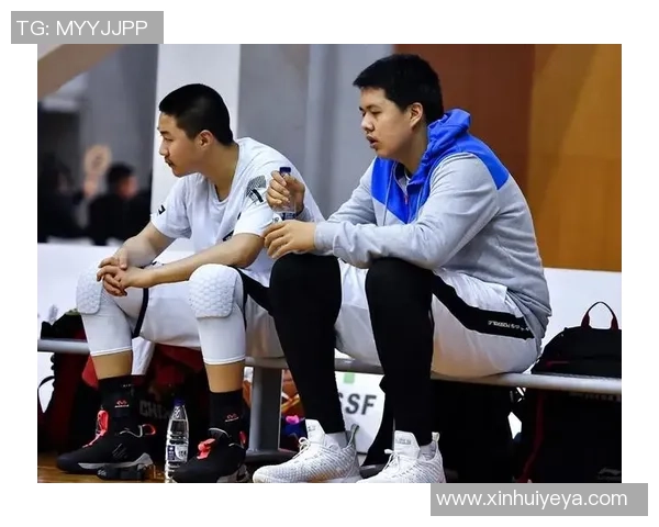 探寻篮球运动员成长轨迹与赛场精彩瞬间全景解析全面呈现职业之路 探寻篮球运动员成长轨迹与赛场精彩瞬间全景解析全面呈现职业之路